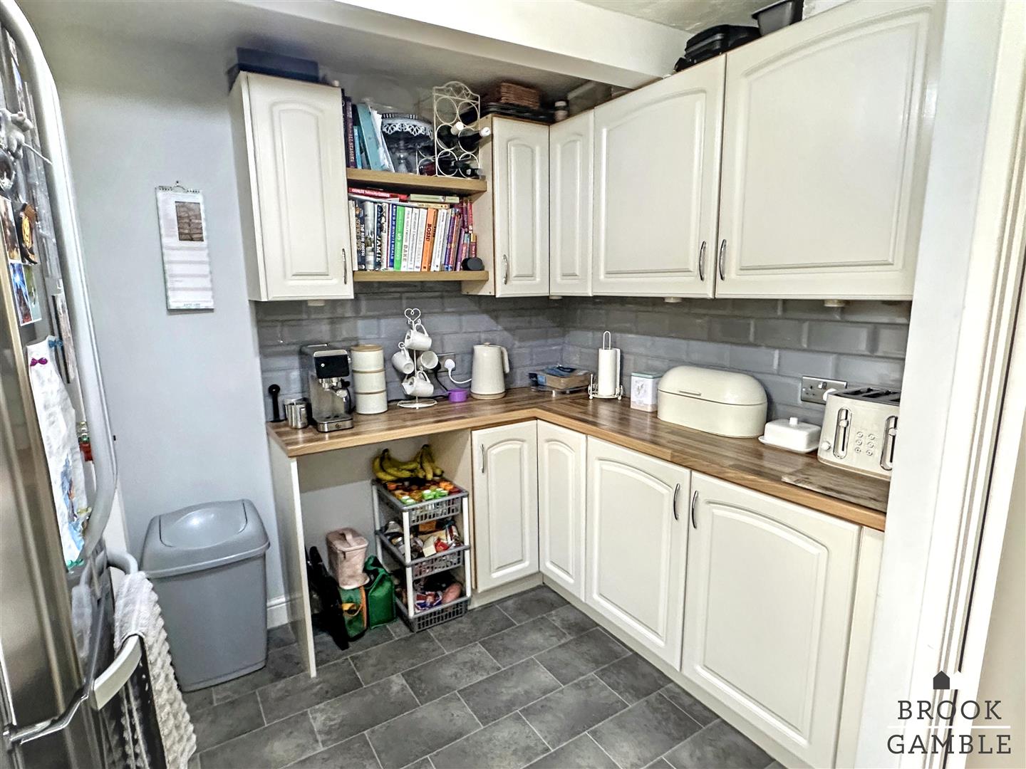 3 Bedroom House. Rockhurst Drive in Eastbourne, East Sussex 9